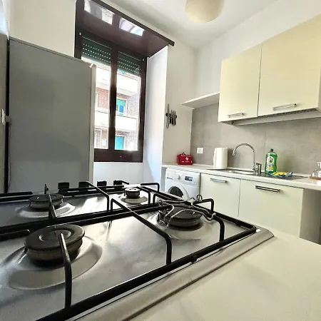 Colosseum Metro A & Romacentro #2 Apartment *